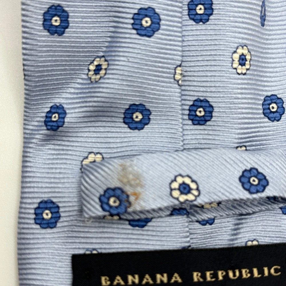 Banana Republic Mens Light‎ Blue Floral Silk Tie Made in USA